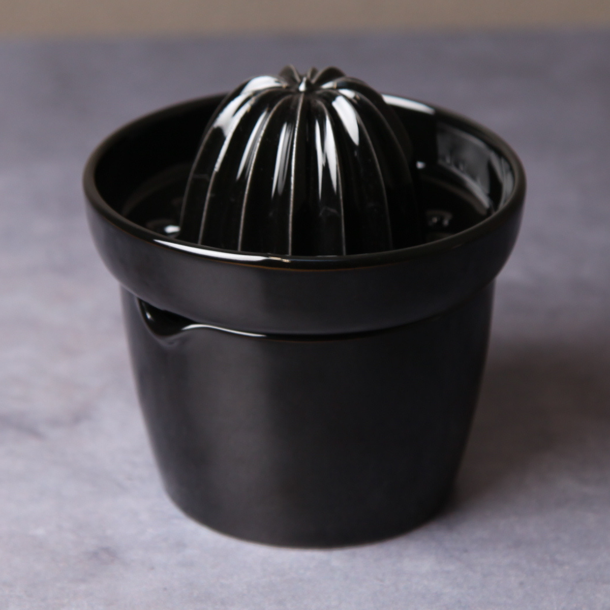 萬古焼のレモンしぼり器 黒