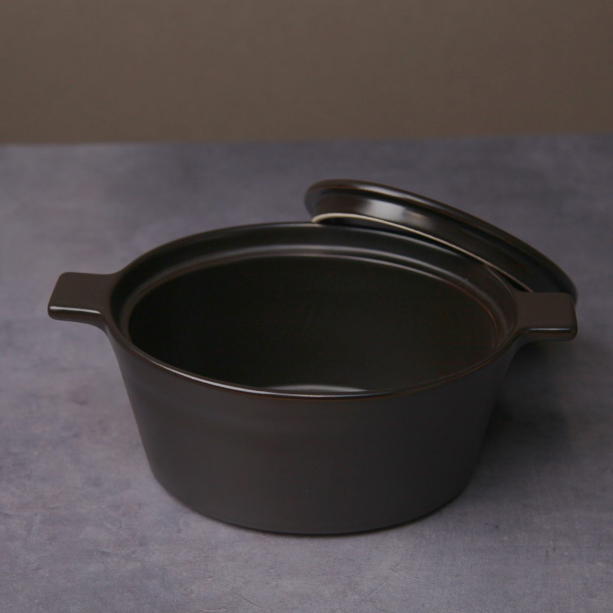 萬古焼のオーバルキャセロール 黒