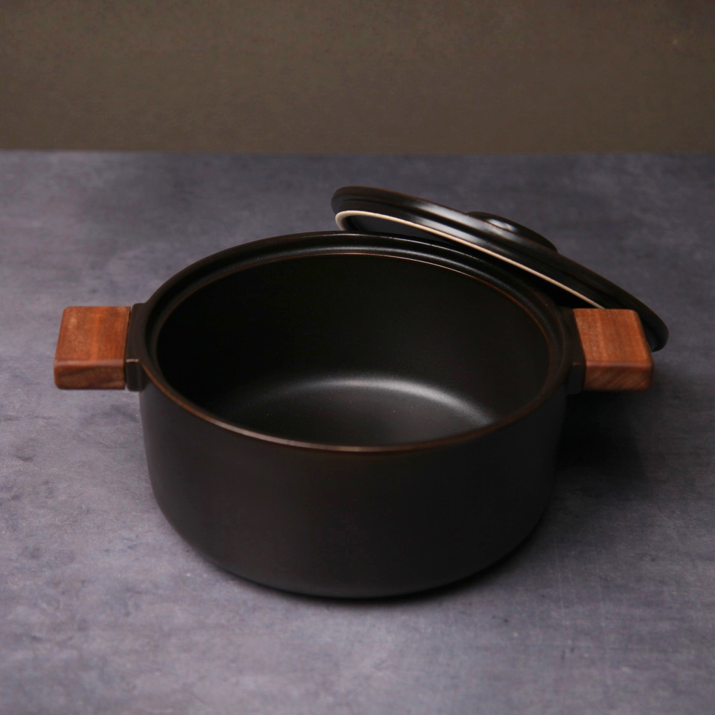 Banko Ware Casserole (Black)