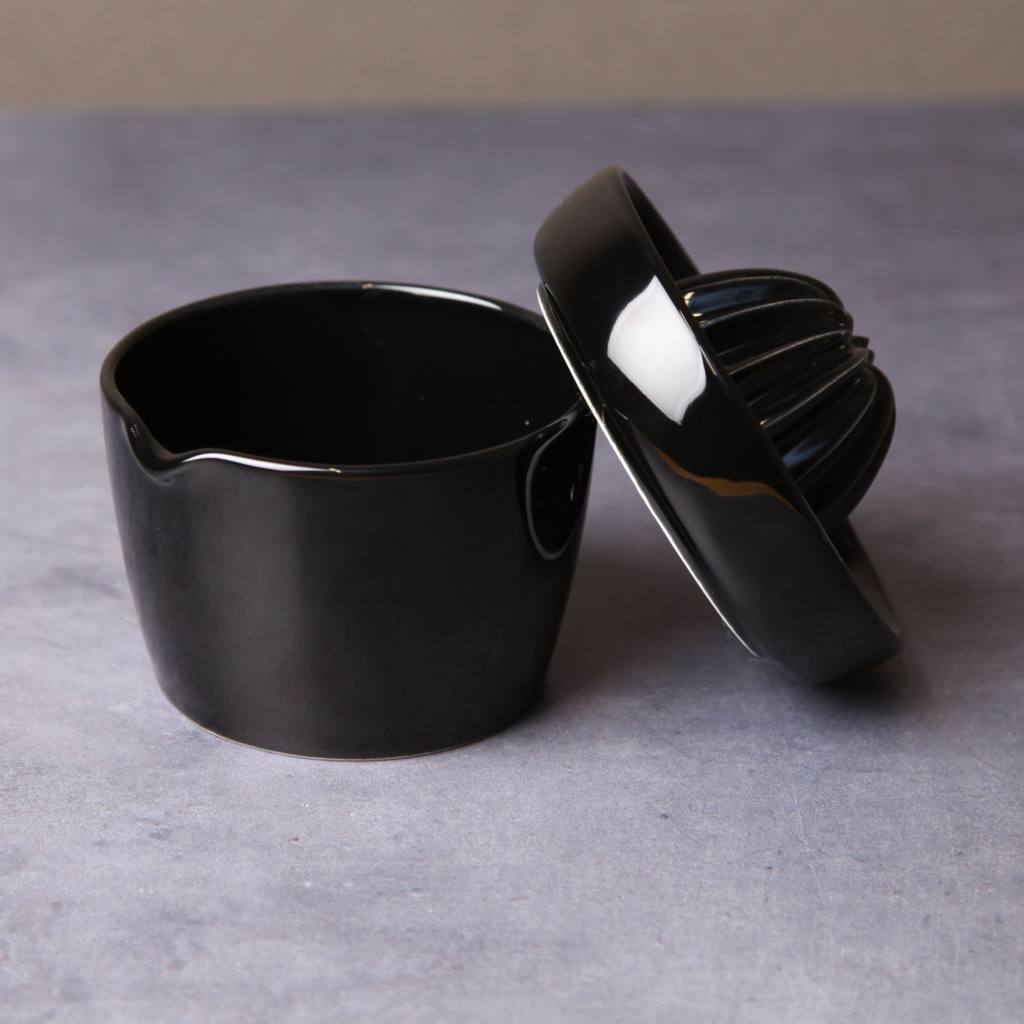 萬古焼のレモンしぼり器 黒