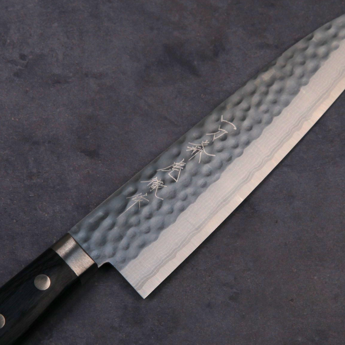 越前の牛刀包丁 V金10号 ダマスカス 槌目 180mm
