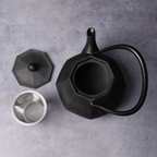 南部鉄器の鉄瓶 0.4l 黒