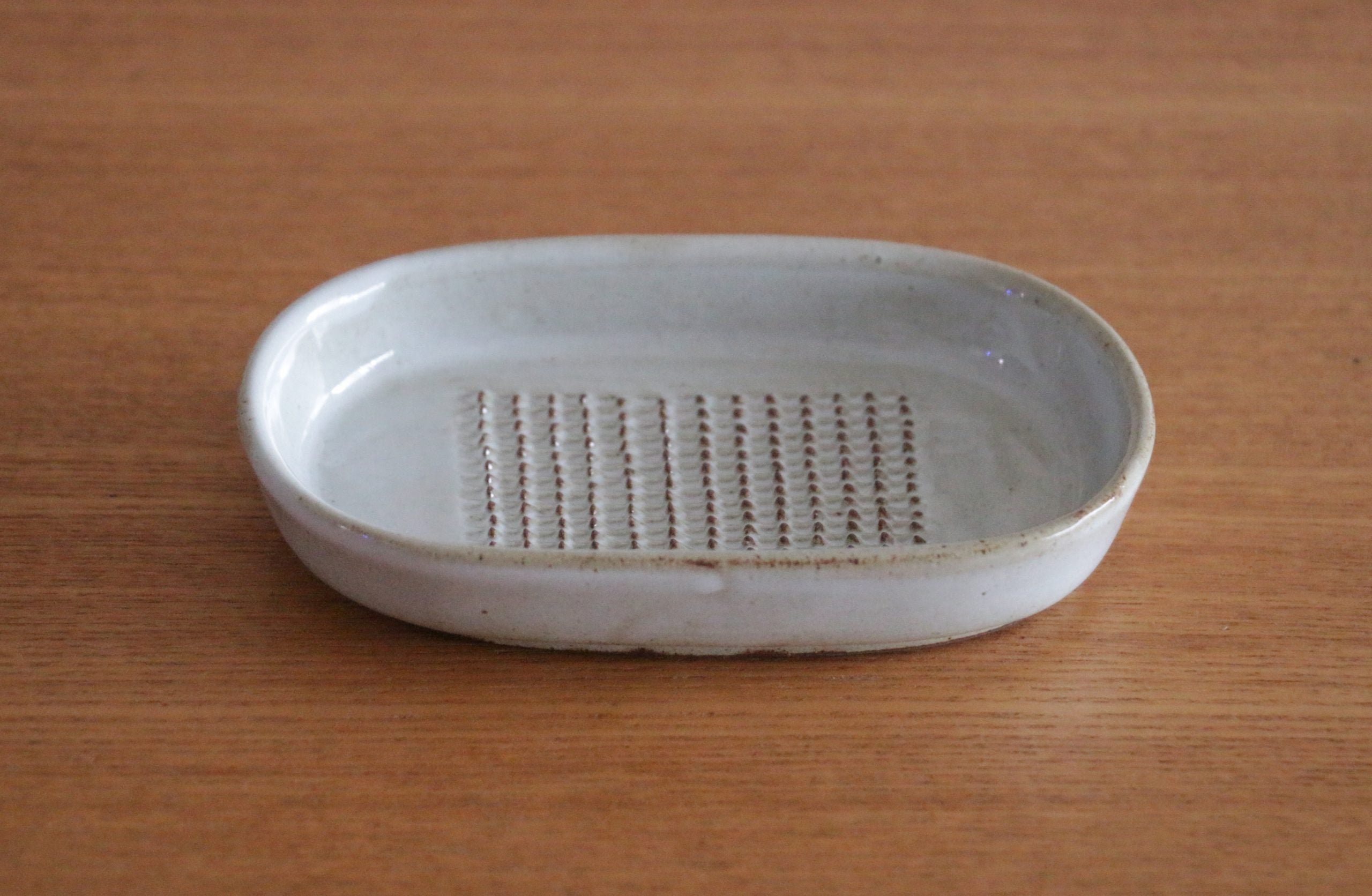 かもしか道具店 しょうがのおろし器 白